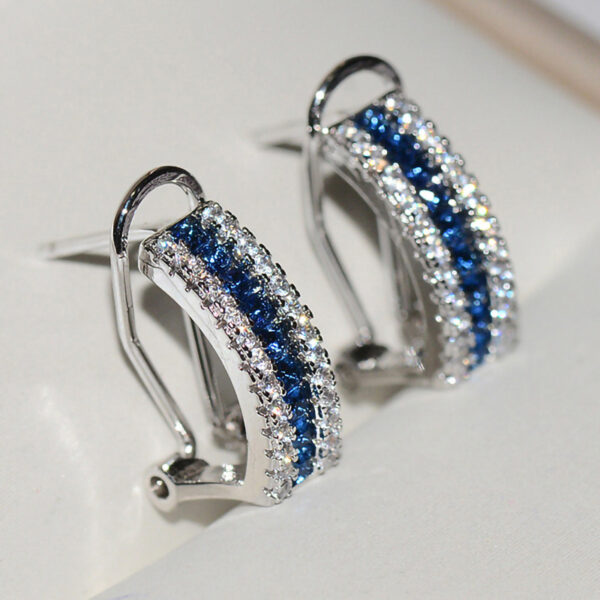 High-end Simple Elegant Niche Design Ear Clip - Image 3